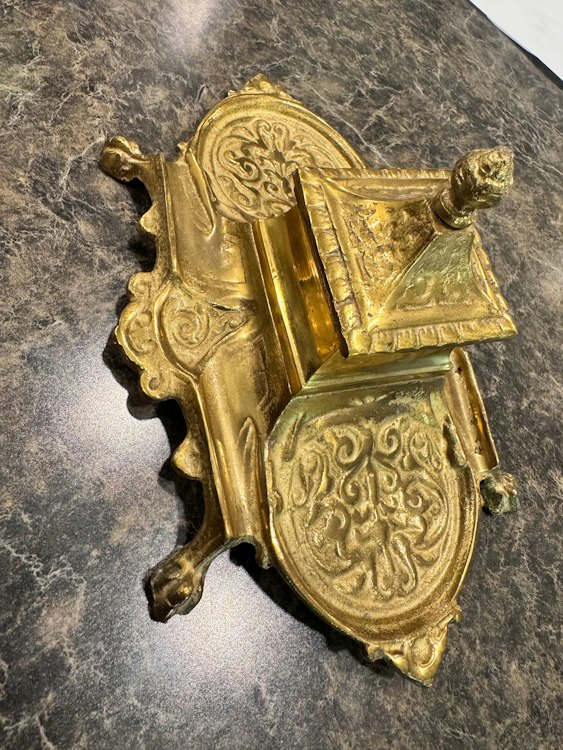 Antique brass inkwell with ornate relief decoration, c. late 19th century ✒️✨