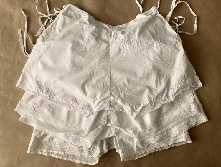 32432434MEOWMEOWAntique Cotton Lingerie Short. 1920s Handmade Embroidery, French Lace, Monogrammed.